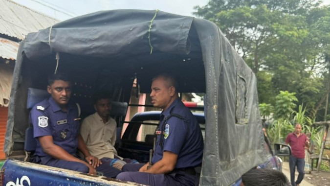 জুয়ার টাকা না পেয়ে বাবা-মাকে হত্যা করে ঘরে পুঁতে রাখে ছেলে
